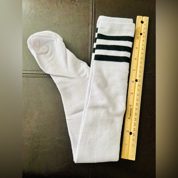 NWT 2 Pair of Thigh High/Over the Knee Black and White Tube Socks w/ 3 Stripes - Picture 10 of 15